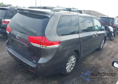 2012 Toyota Sienna Xle 7 Passenger z USA, uszkodzony, nr VIN 5TDDK3DC9CS036188